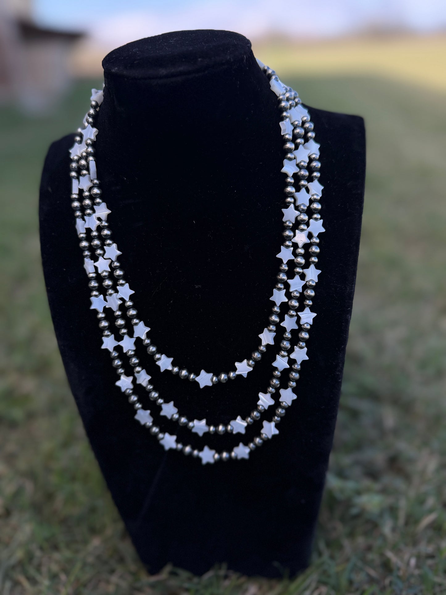 New 6mm white mother of pearl star 4 and 5mm pearl necklaces