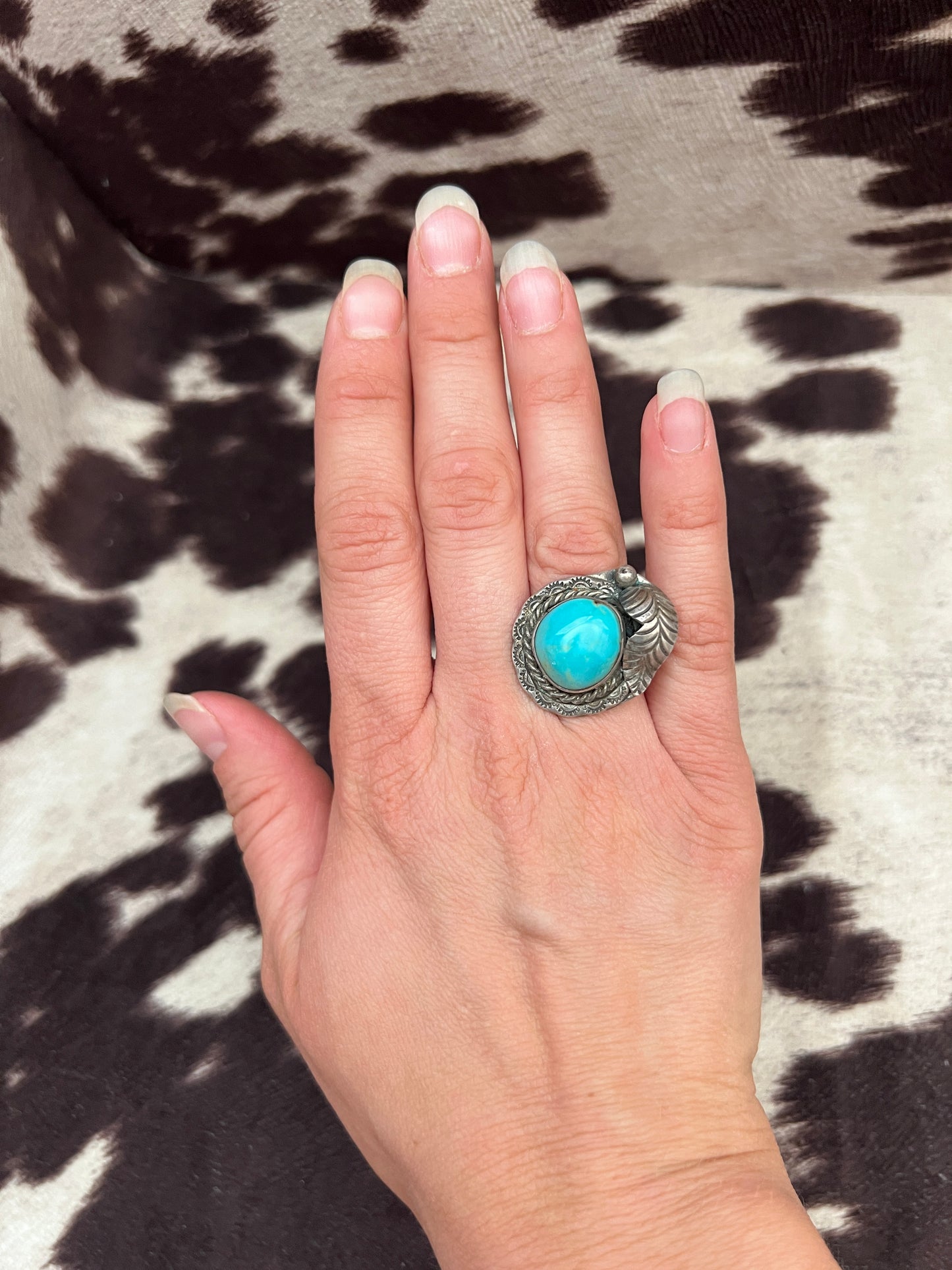 Vintage dome turquoise and leaf ring