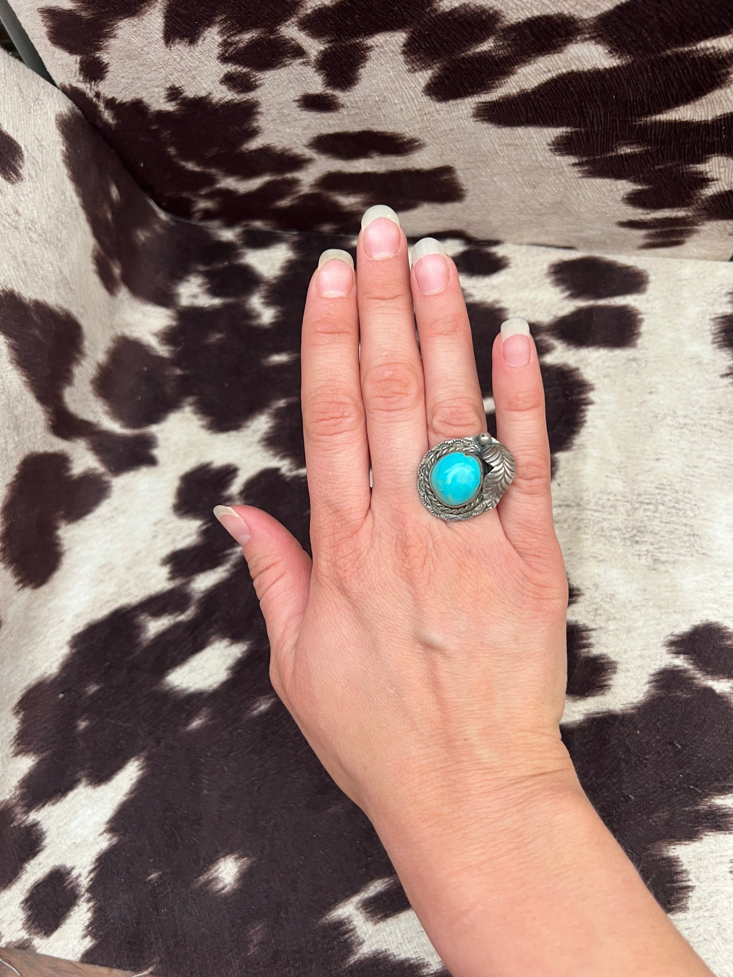 Vintage dome turquoise and leaf ring