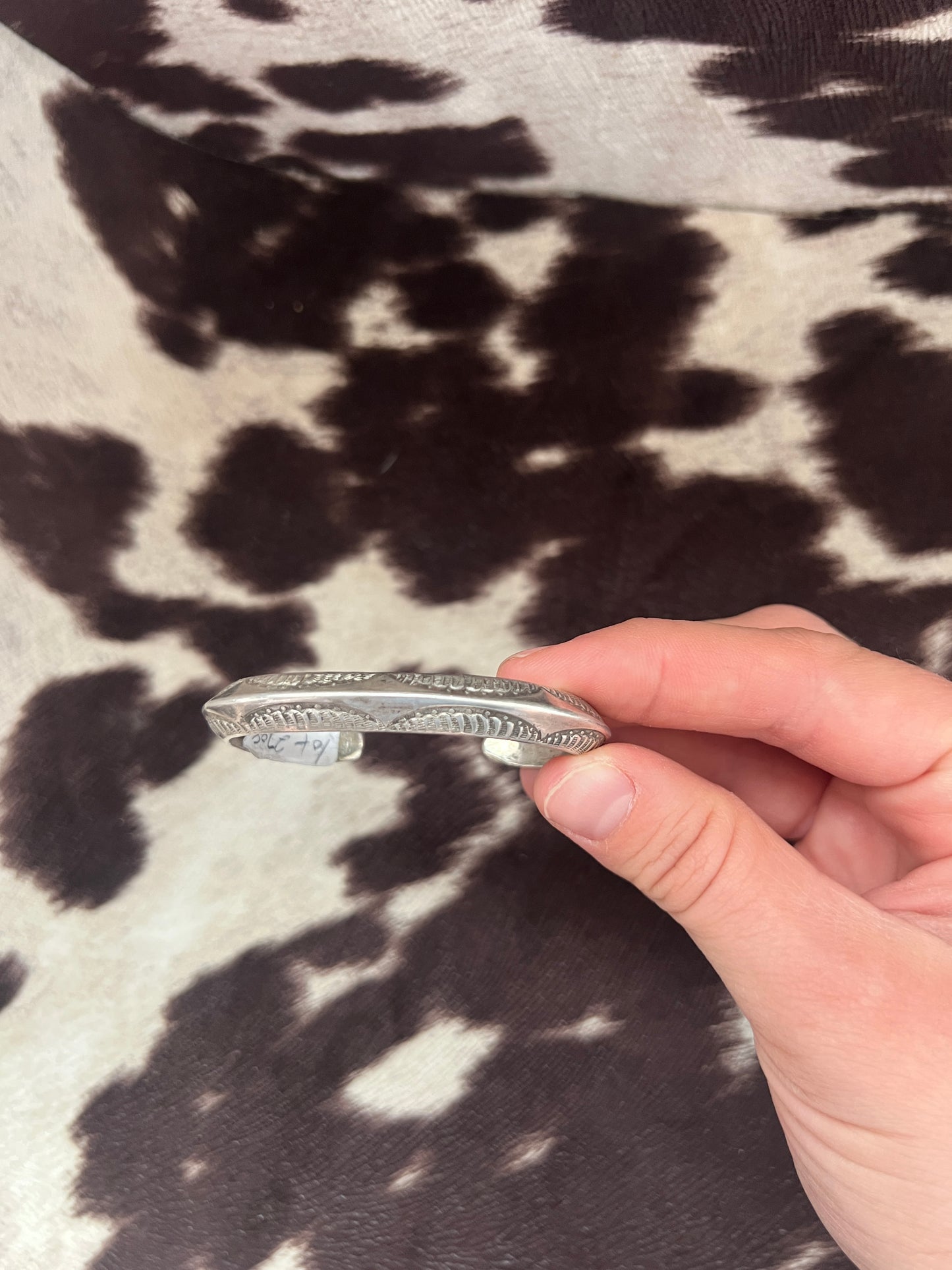 Vintage carinated thick stamped cuff