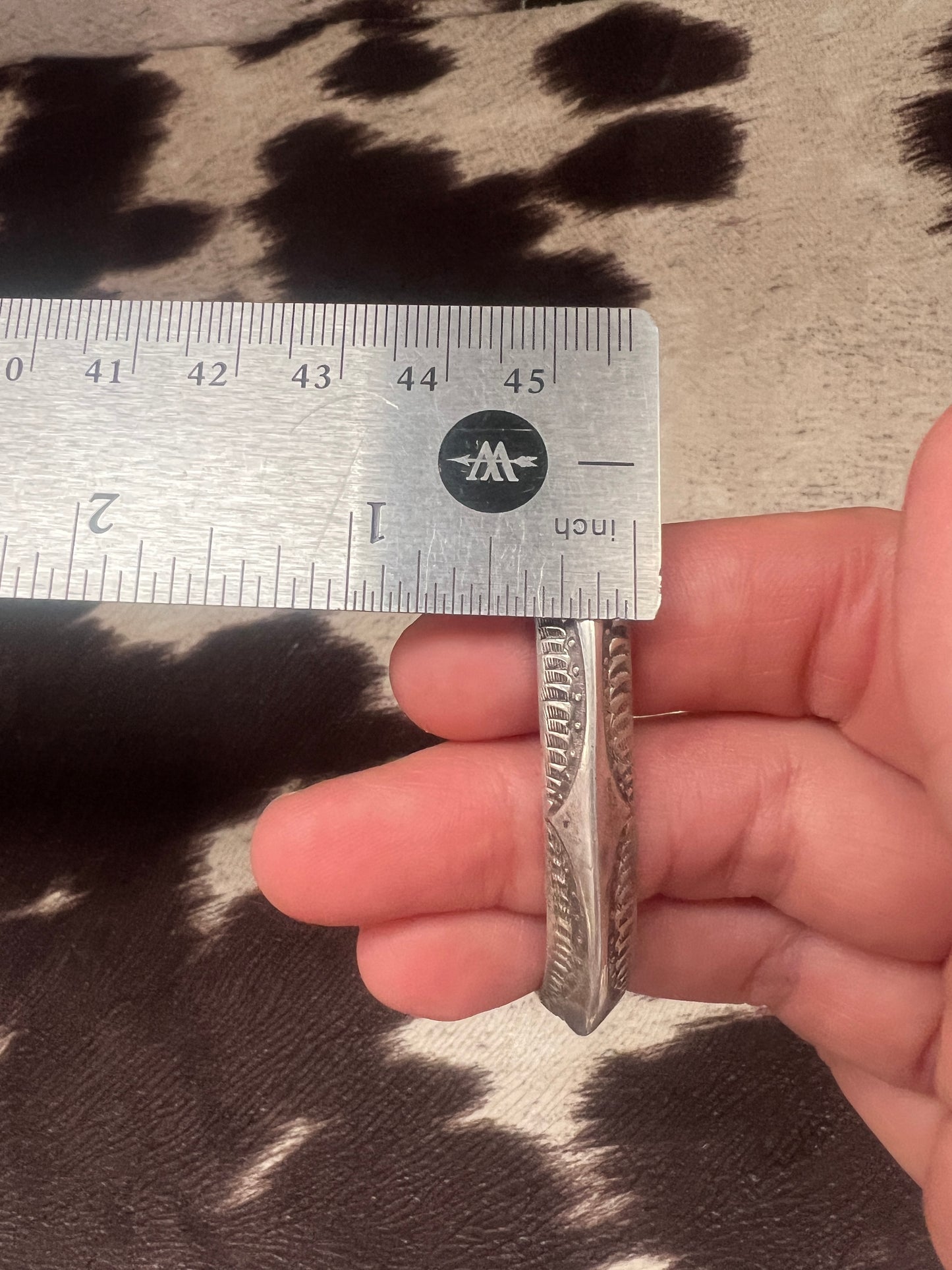 Vintage carinated thick stamped cuff