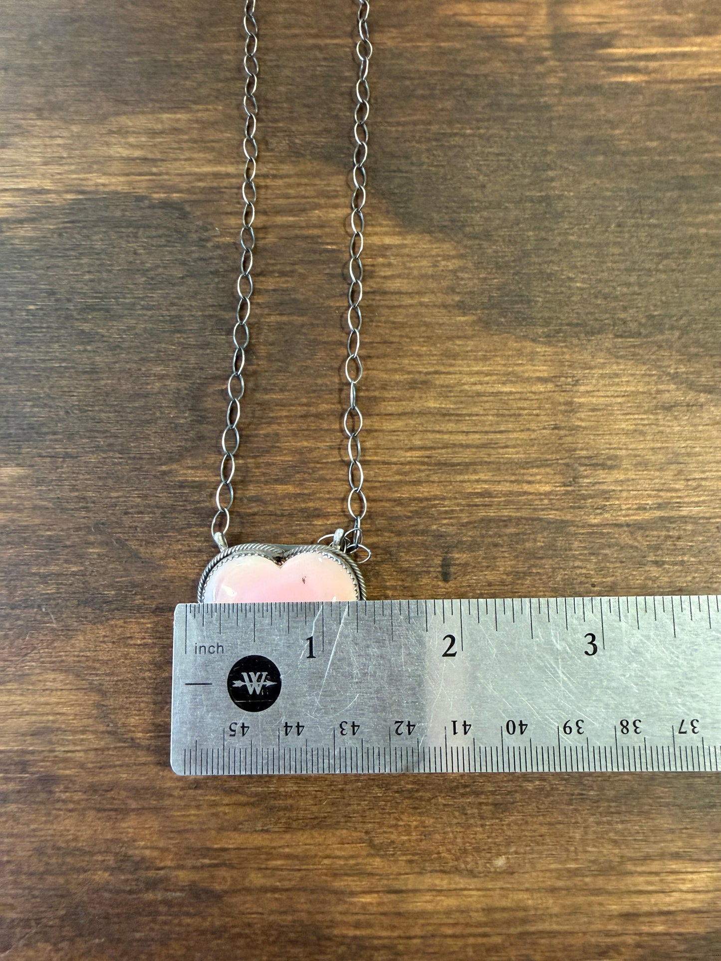 New pink conch large heart bar necklace