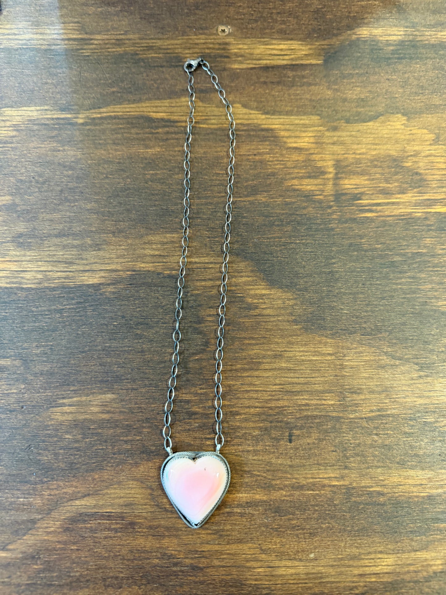 New pink conch large heart bar necklace