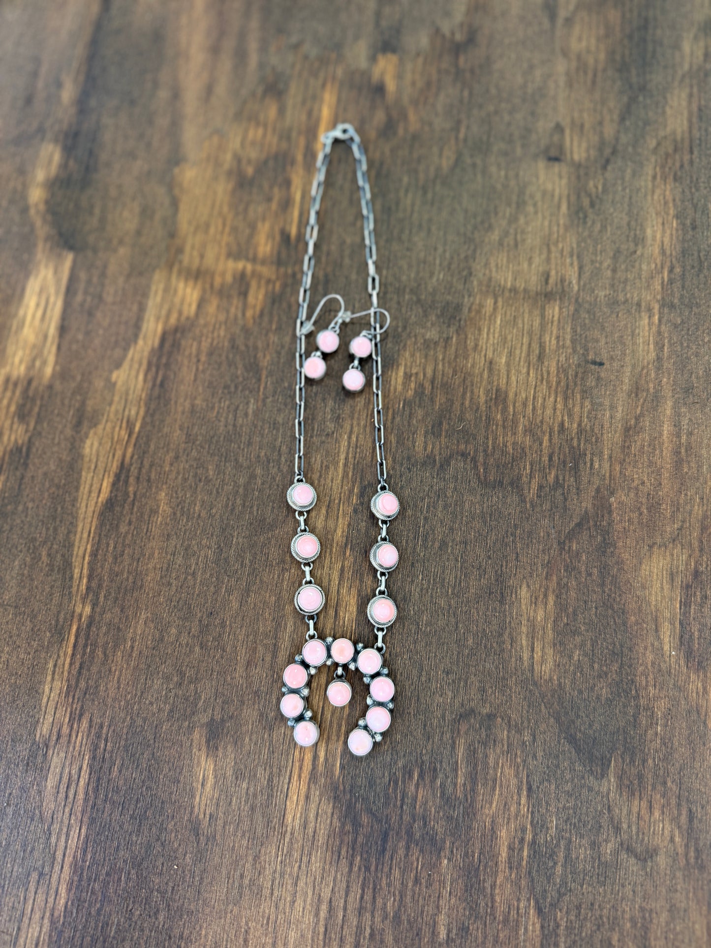 New mini pink conch necklace and earrings set