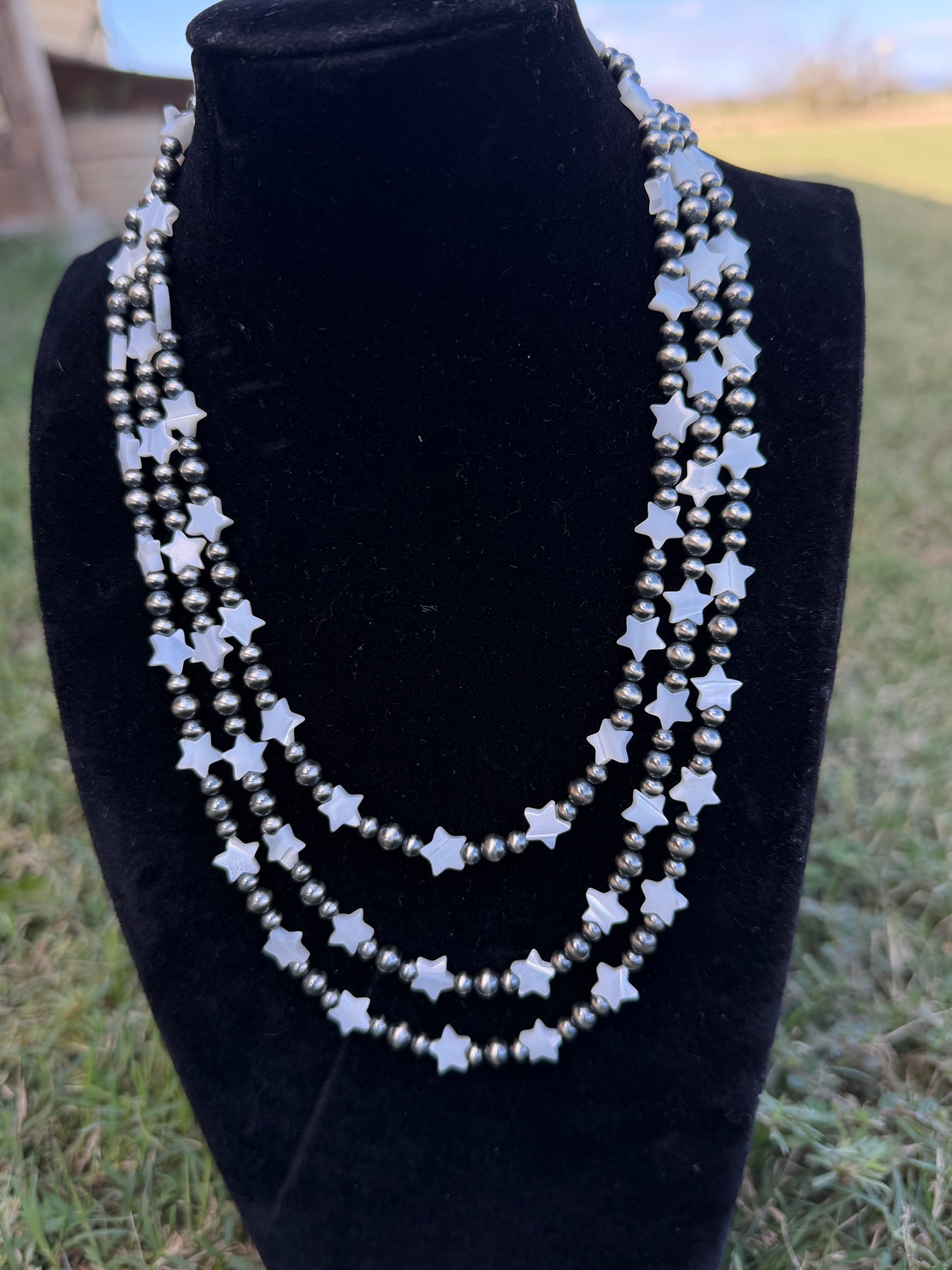 New 6mm white mother of pearl star 4 and 5mm pearl necklaces