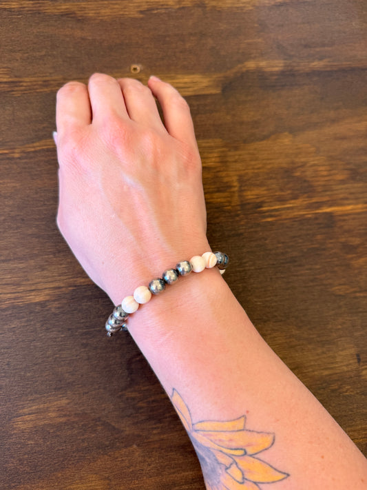 New 8mm pink conch shell and silver pearl bracelet