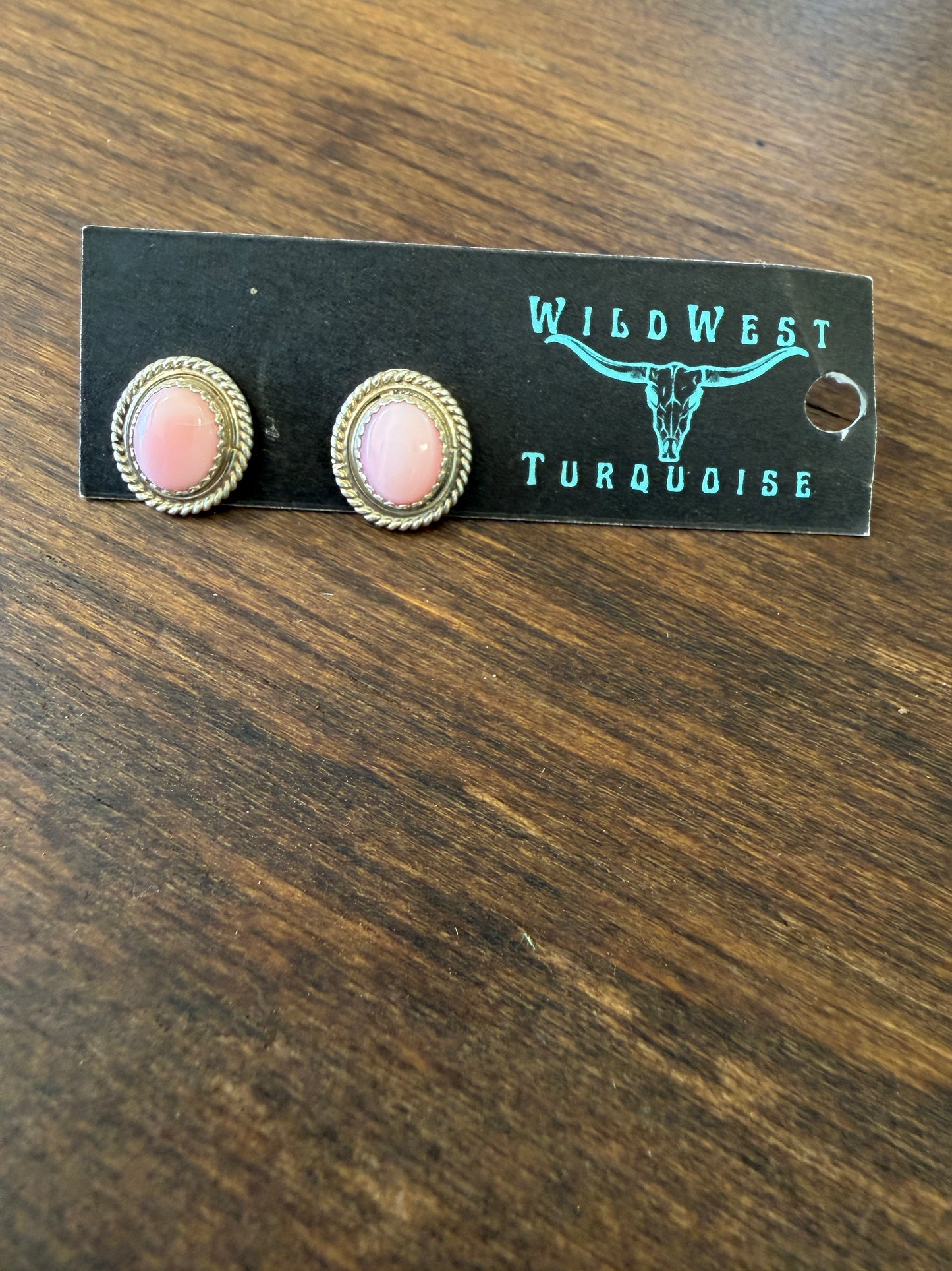 New medium pink conch twist wire edge stud earrings
