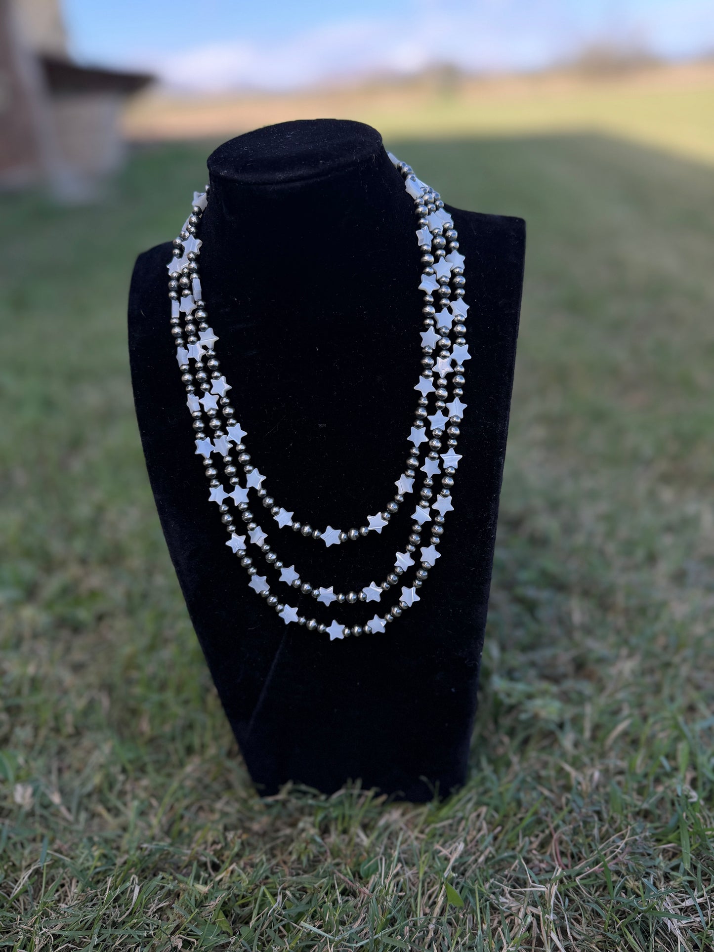 New 6mm white mother of pearl star 4 and 5mm pearl necklaces