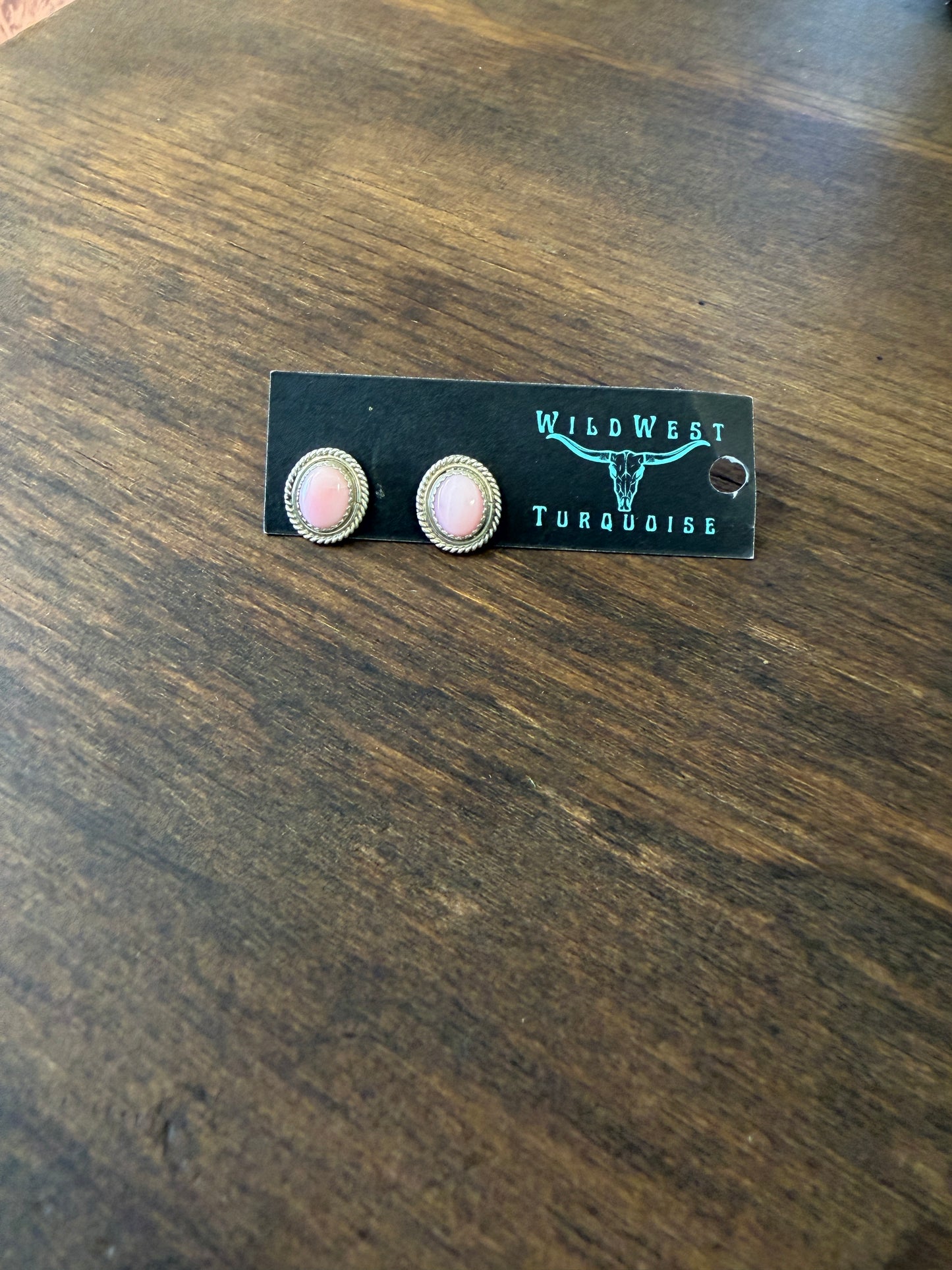 New medium pink conch twist wire edge stud earrings