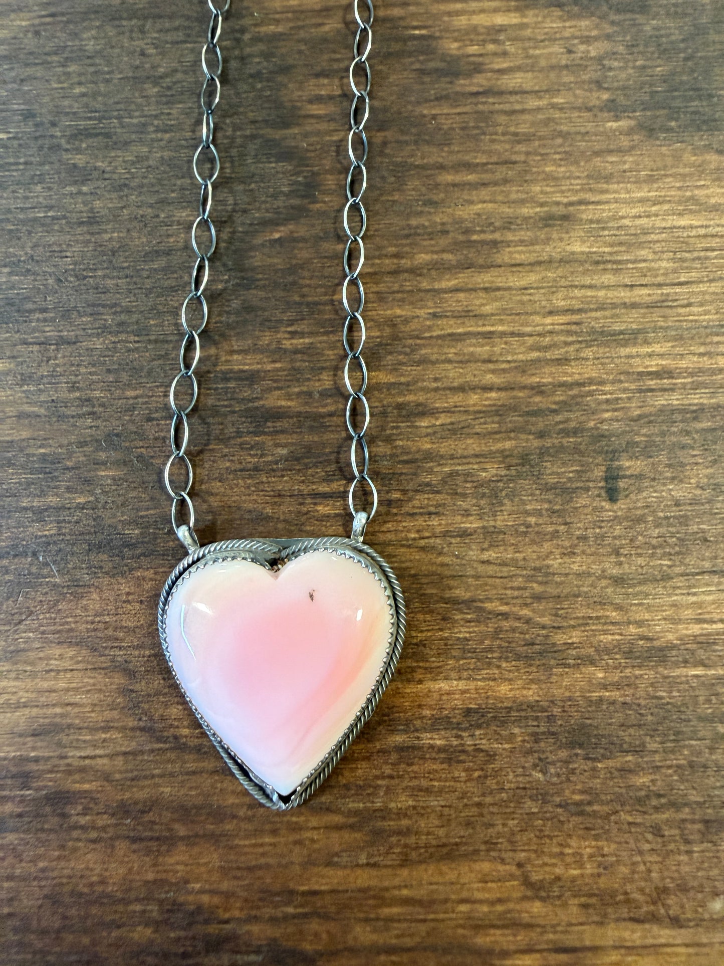 New pink conch large heart bar necklace