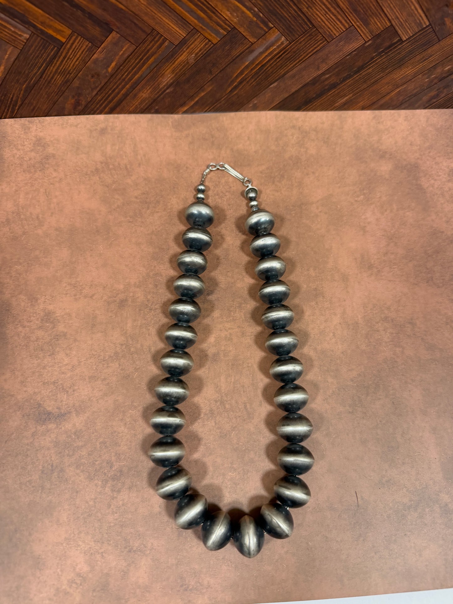 New 22mm across handmade Navajo pearl 18” necklace