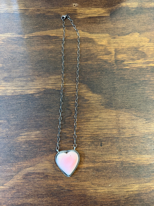 New pink conch large heart bar necklace