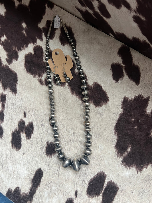 New handmade Navajo pearl necklace and earring set